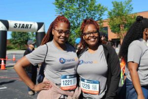5K participants smiling
